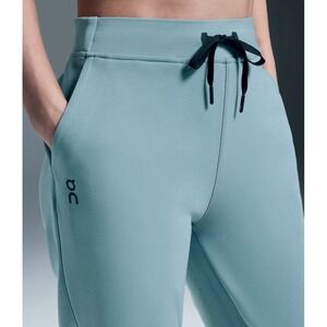 $119.99 On Cloud Women's Size Large Running Sweat Pants Color Coast Blue NEW‎